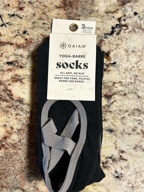 NWT GAIAM 3 pack Unisex Grip Black & Gray Yoga-Barre No-Show Socks Dance Ballet